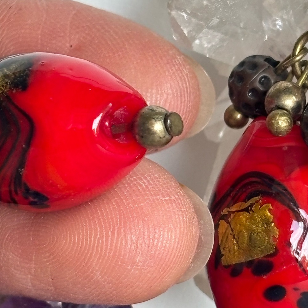 ✨Vintage Dichroic Red Bead with Gold Flicks Clip On Dangle Earrings✨ - Picture 6 of 9
